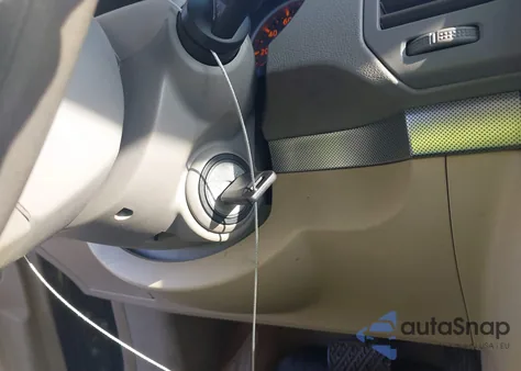 2009 Nissan Sentra 2.0S z USA, uszkodzony, nr VIN 3N1AB61E59L663708